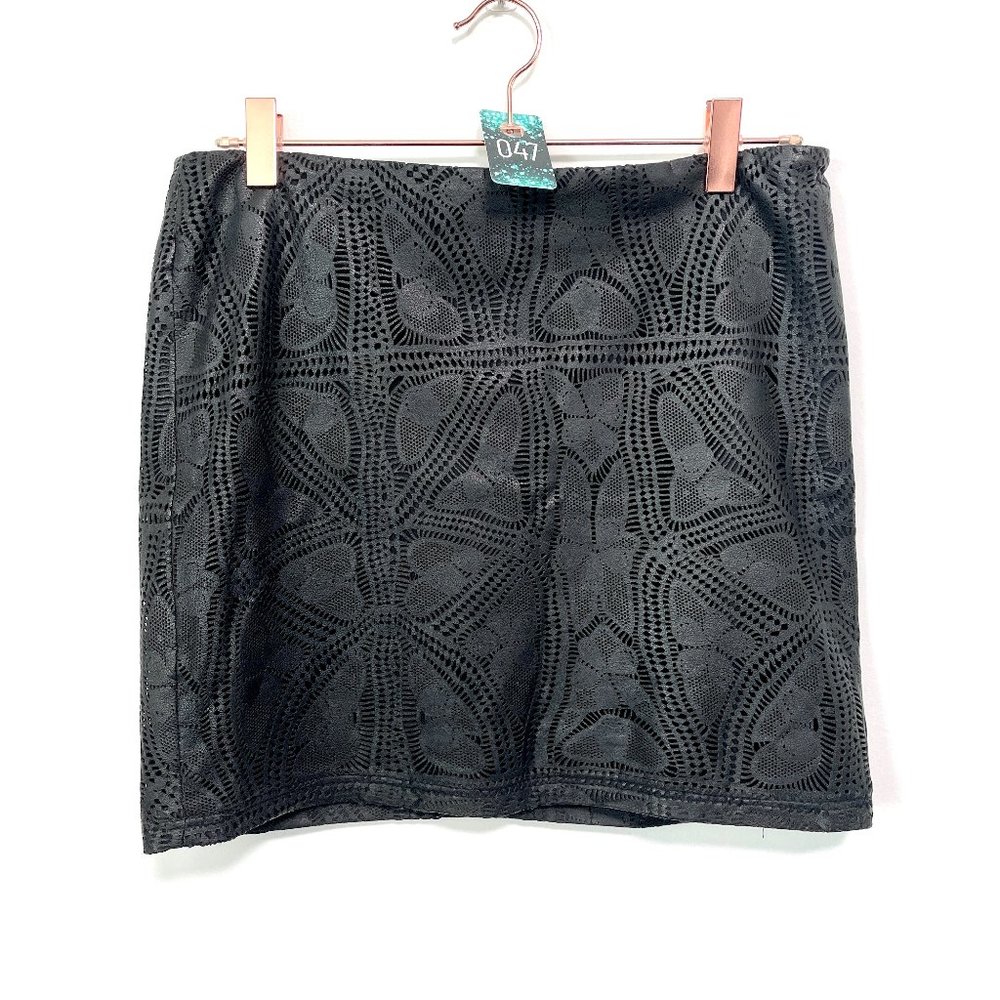 47.) Alice + Olivia Laser Cut Leather Mini Skirt Black- Size 6